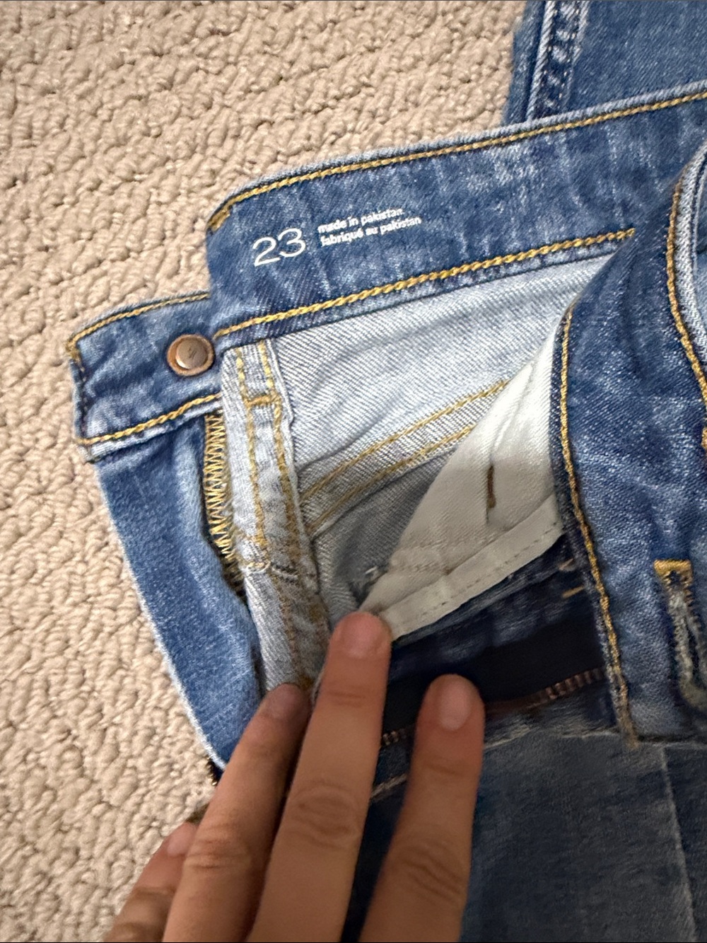 Pilcro Kenna Mid Rise Barrel Jeans in Medium Blue Wash - 23 - Picture 6 of 11